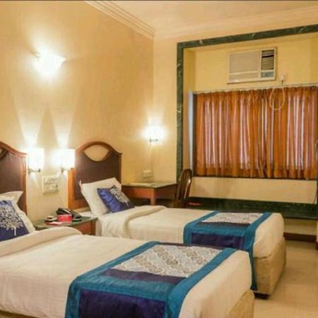 Strand Hotel, Colaba Mumbai Exterior foto