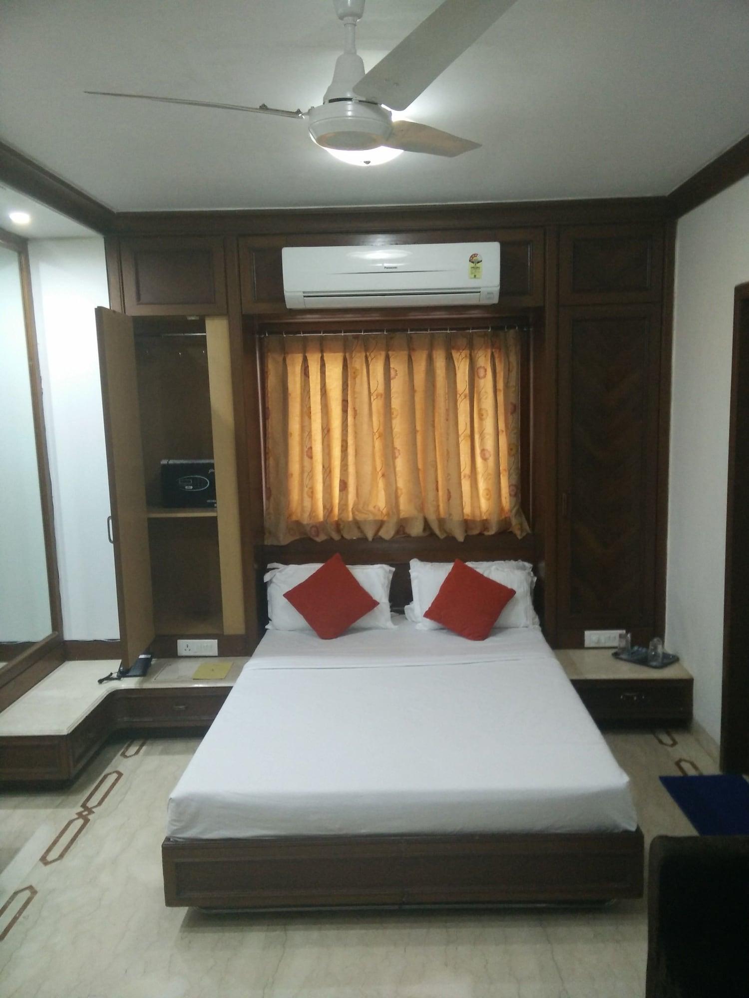 Strand Hotel, Colaba Mumbai Exterior foto