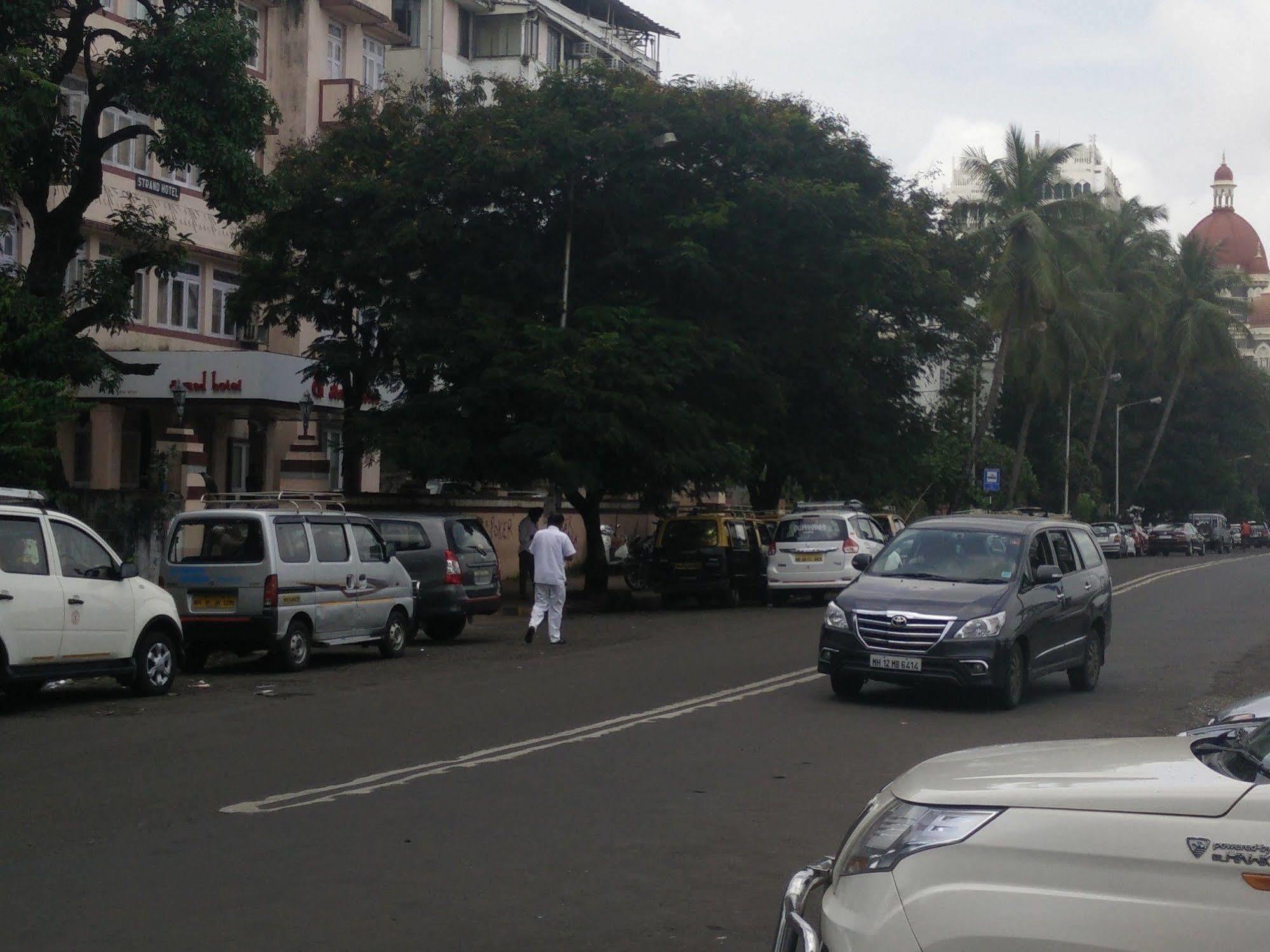 Strand Hotel, Colaba Mumbai Exterior foto