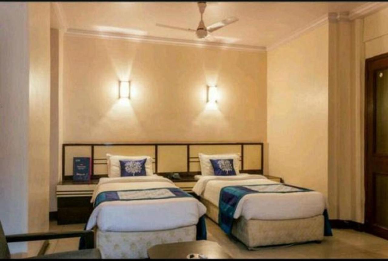 Strand Hotel, Colaba Mumbai Exterior foto